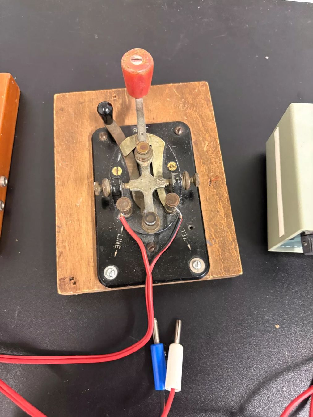 Radiocomunicazione: Heathkit Code Oscillator und Morsetasten Set gebraucht – Usato da Wiesendangen venduto da plus-minus 2
