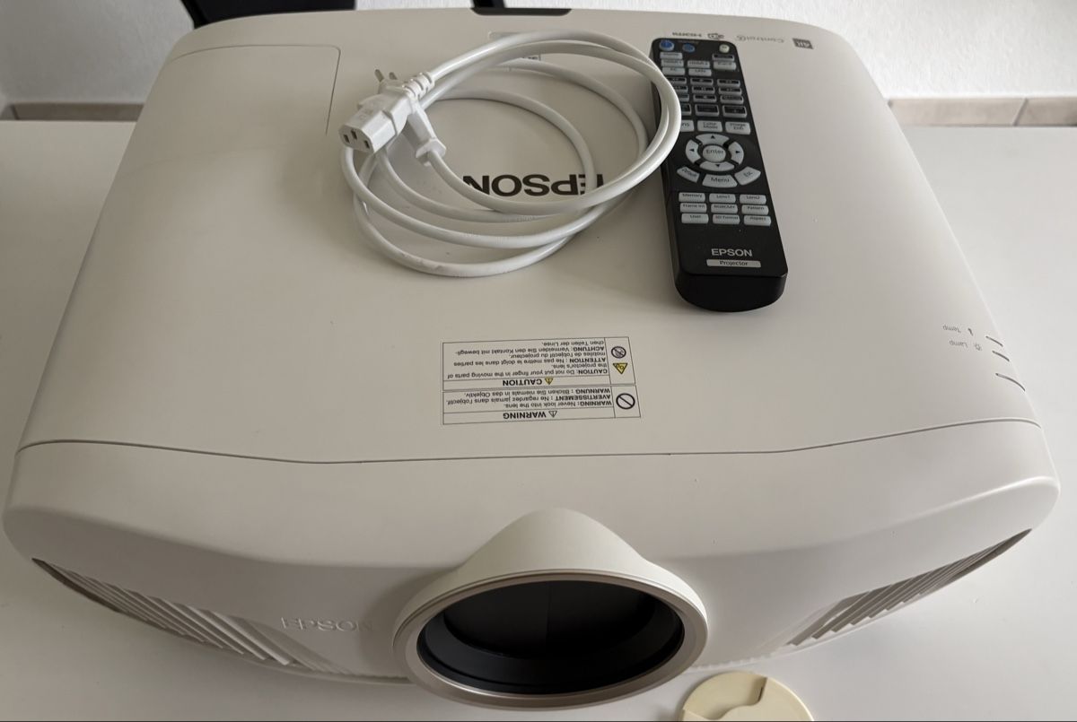 Epson Videoprojektoren: EPSON TW-7300 4K – Defekt aus Hüttikon von eei_88hb