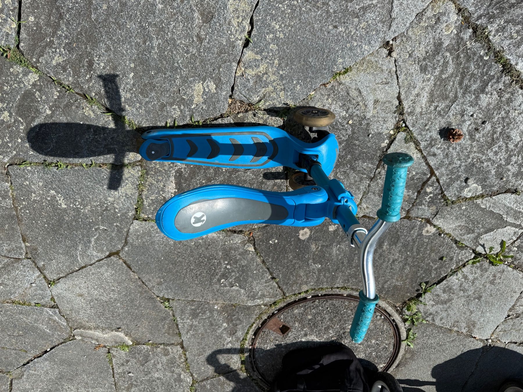 Veicoli per bambini: Kinderroller blau gebraucht 3-Rad – Usato da Herrliberg venduto da Alexandra8702 1