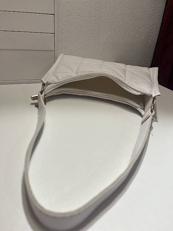 Taschen für Damen: weisse Handtasche – Gebraucht aus Obersaxen von TaCaSales 1