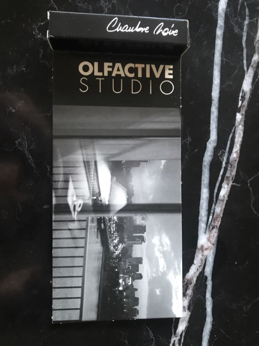 Parfums & Eau de Toilette: Olfactive studio Chambre noire 2ml – Neuf avec emballage d'origine à Bossonnens par Ylangsoleil