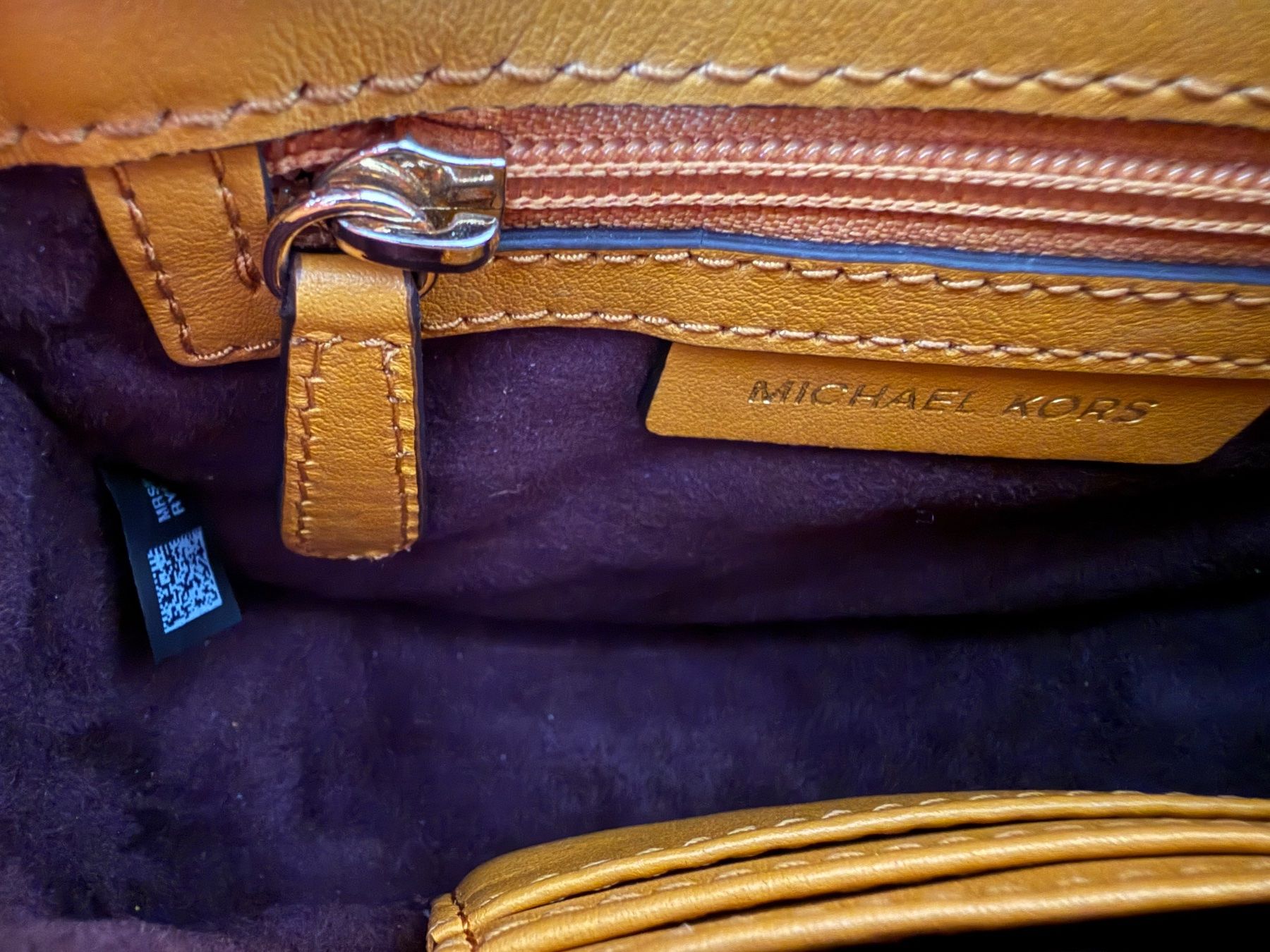 Michael Kors Taschen für Damen: Michael Kors Umhängetasche Ockergelb – Gebraucht aus Uster von Schangnau87 7