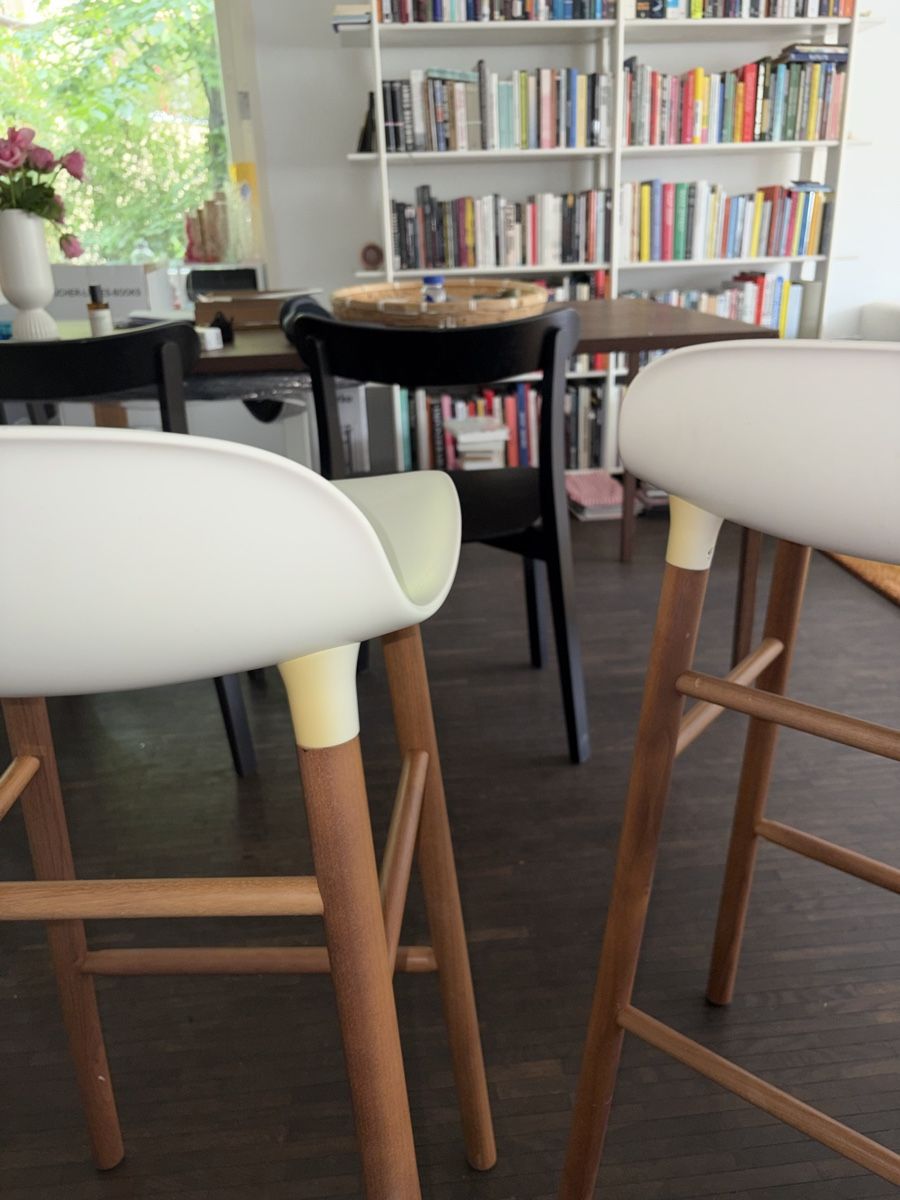 Normann Copenhagen Sgabelli: Normann Copenhagen Form Bar Stools - Pair in Great Shape! – Usato da Zürich venduto da wut_25df 6