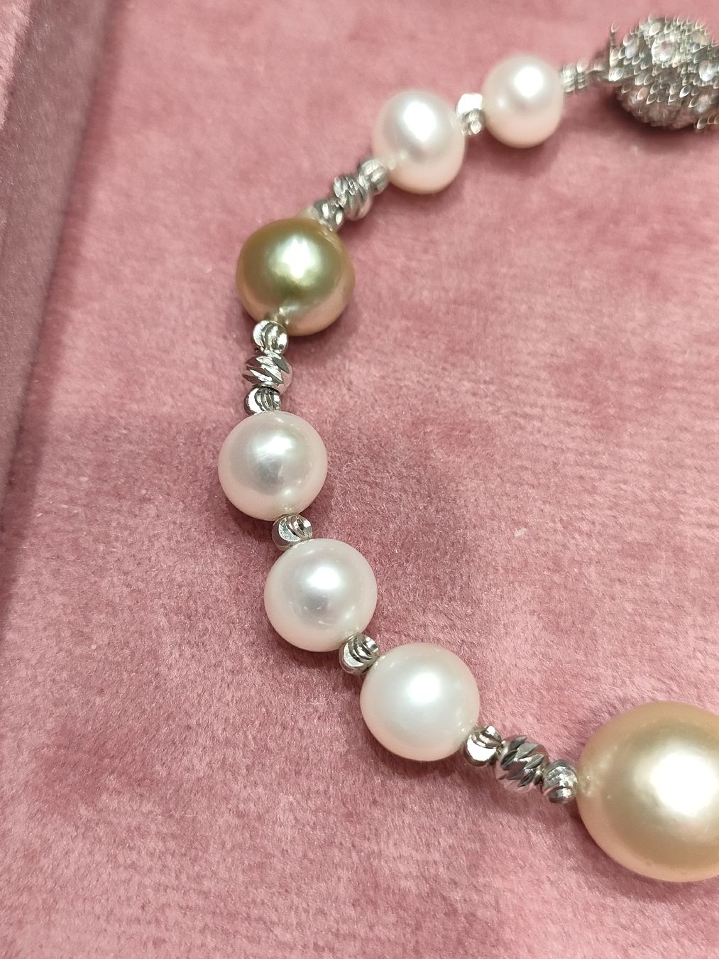 Bracciali & Braccialetti: Süsswasserperlen Armband mit Magnet – Nuovo (secondo la descrizione) da Bern venduto da Lidia.5 3