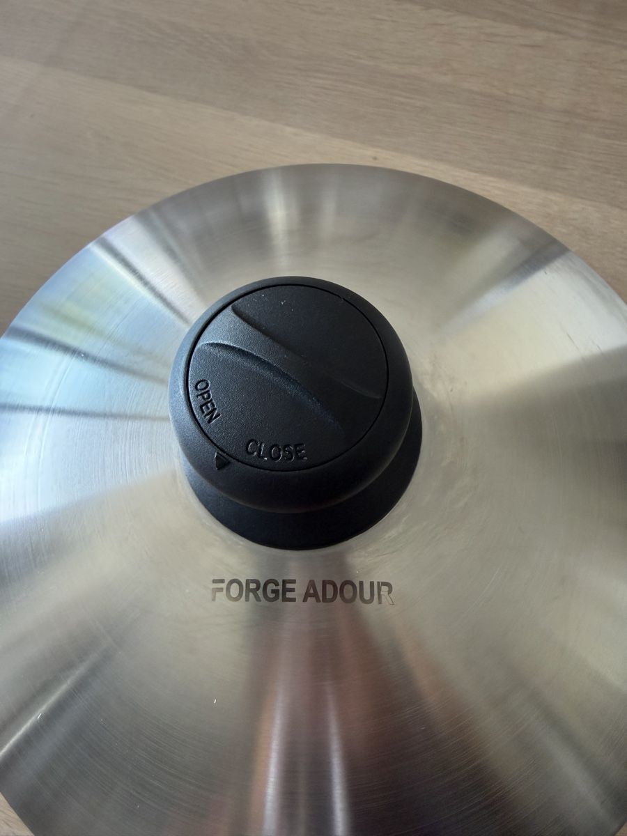 Cuisines complètes: Kochglocke Edelstahl FORGE ADOUR 28 cm – D'occasion à Oberhofen TG par Solano84 1