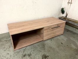 Modernes TV-Möbel / Lowboard in Holzoptik – viel Stauraum