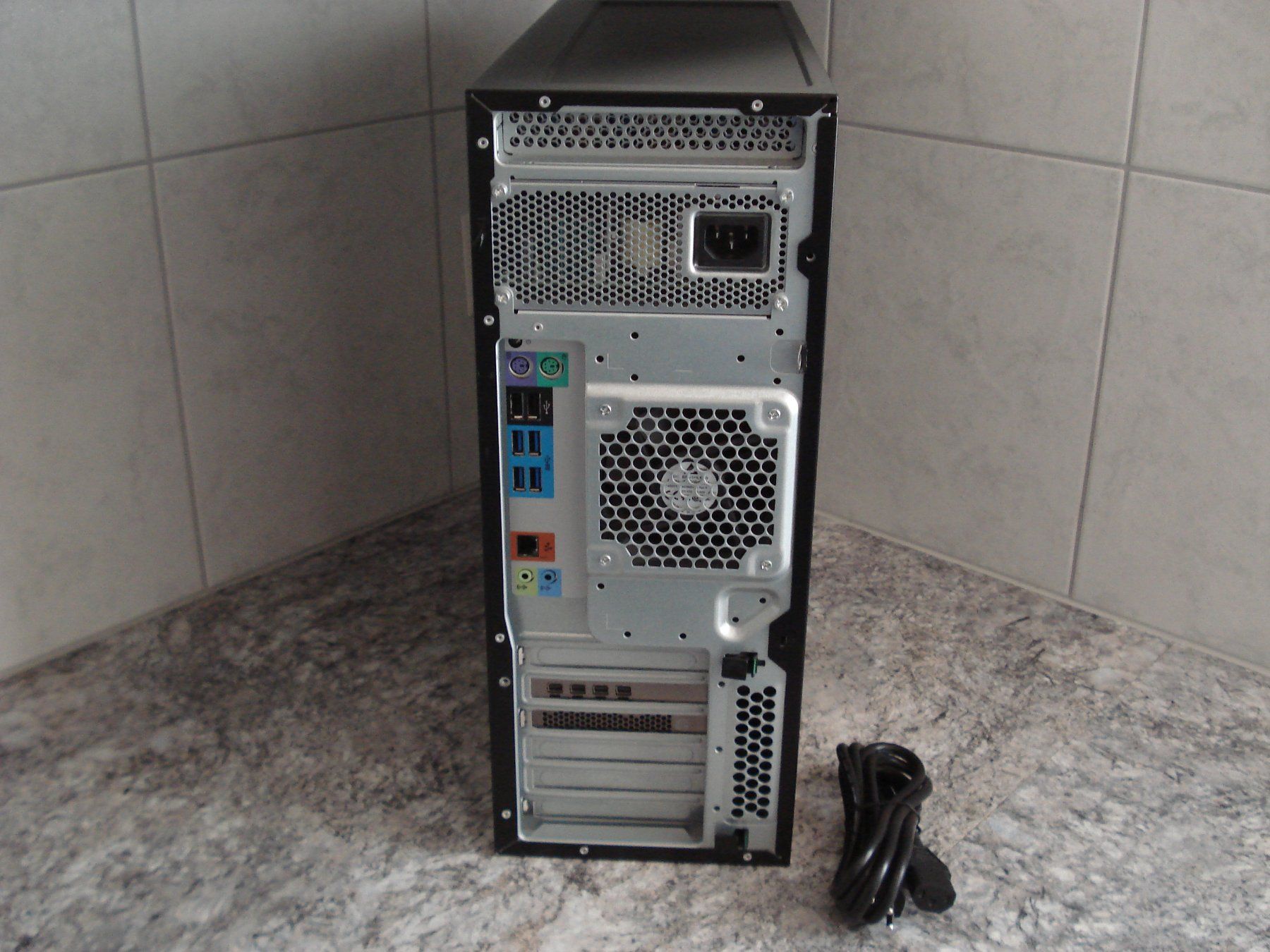 Hewlett Packard PCs: HP Z440 Midi Tower – D'occasion à Sirnach par Cookie03 1