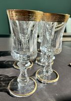 6 elegante Stielgläser mit verzierter, goldfarbener Bordüre