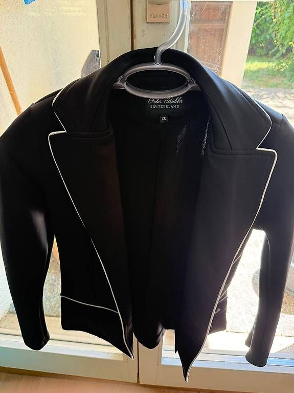 Lots de vêtements: Reitkleidung und Ausrüstung  – D'occasion à Benken ZH par mar_5d2w 1