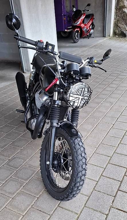 Strasse: Royal Endfield Interceptor Customize  – Gebraucht aus Elsau von Jammin1