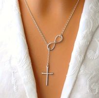 Collier croix argenté, NEUF