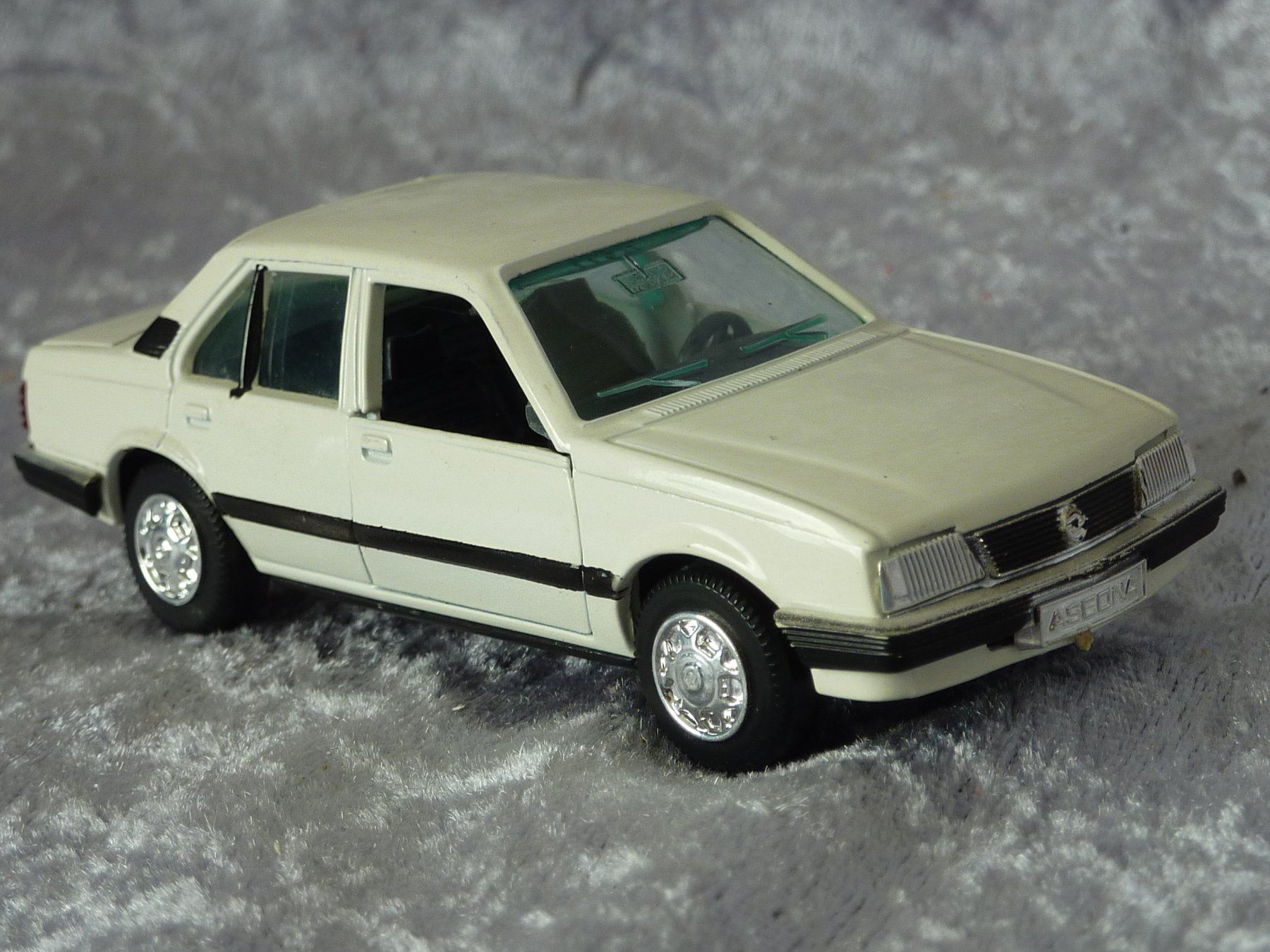 Opel Modellautos: Opel Ascona C  1:43 – Gebraucht aus Dürrenäsch von modellautos4you 3