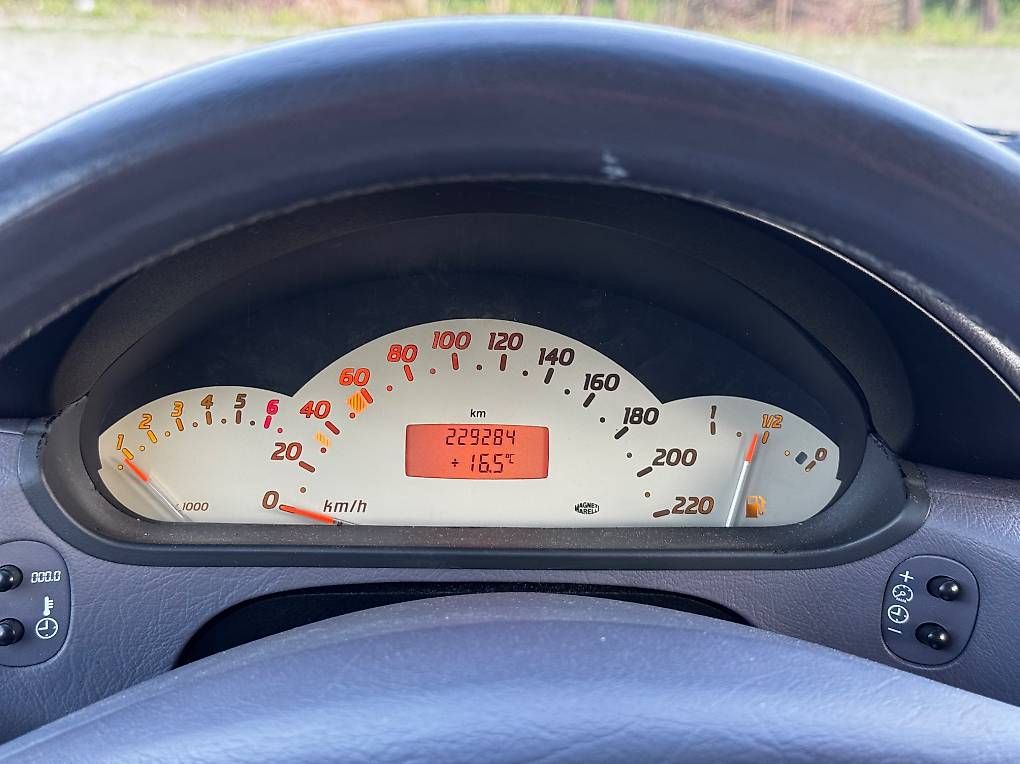 Automobili: Mercedes Benz A190 Avantgarde – Usato da Baar venduto da lev_2cyr 4