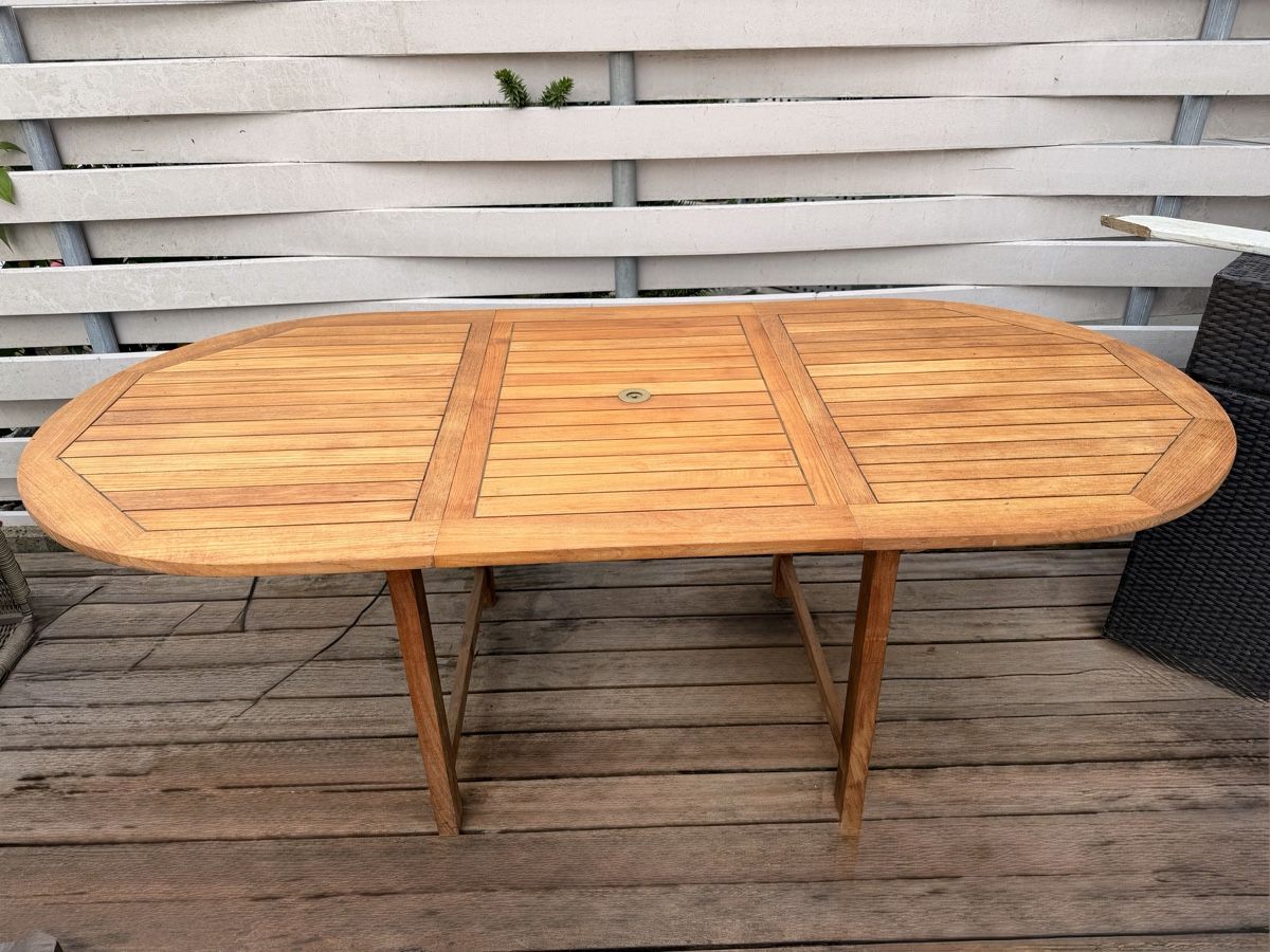 Tavoli: Table de jardin extensible en teck ovale bon état – Usato da Bellmund venduto da lolo707