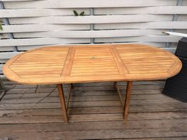 Table de jardin extensible en teck ovale bon état