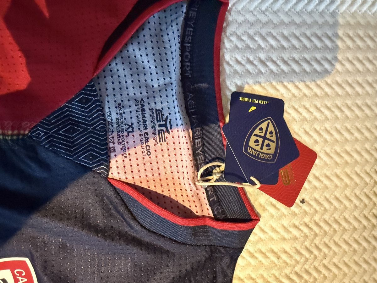 Canottiere & Pantaloni: Originales Cagliari Trikot Yerry Mina – Nuovo e nell'imballaggio originale da Aarberg venduto da marcoo237 1