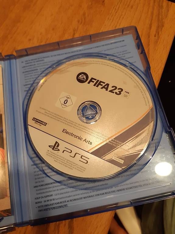Jeux: PS5 FIFA23 – D'occasion à Zürich par vladm 1