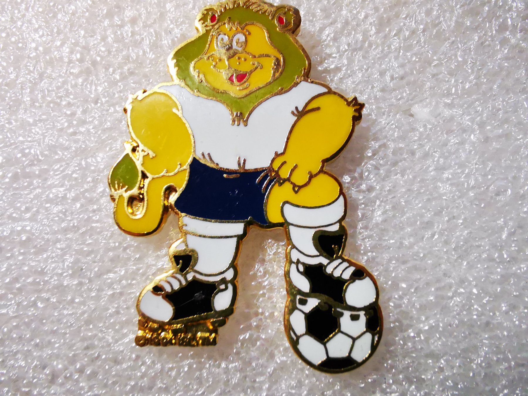 Placchette & Badge: Ansteckpin 4: Uefa Euro 1996 Maskottchen Goliath – Usato da Oppligen venduto da Pin-Fall-Shop