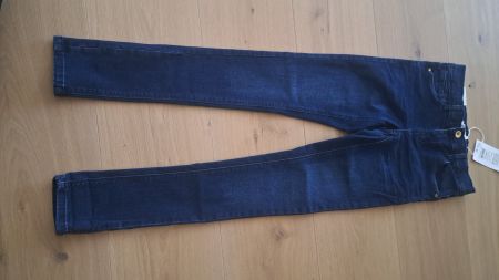 Kinder Jeans Hose dunkelblau Grösse 140 gebraucht Zustand