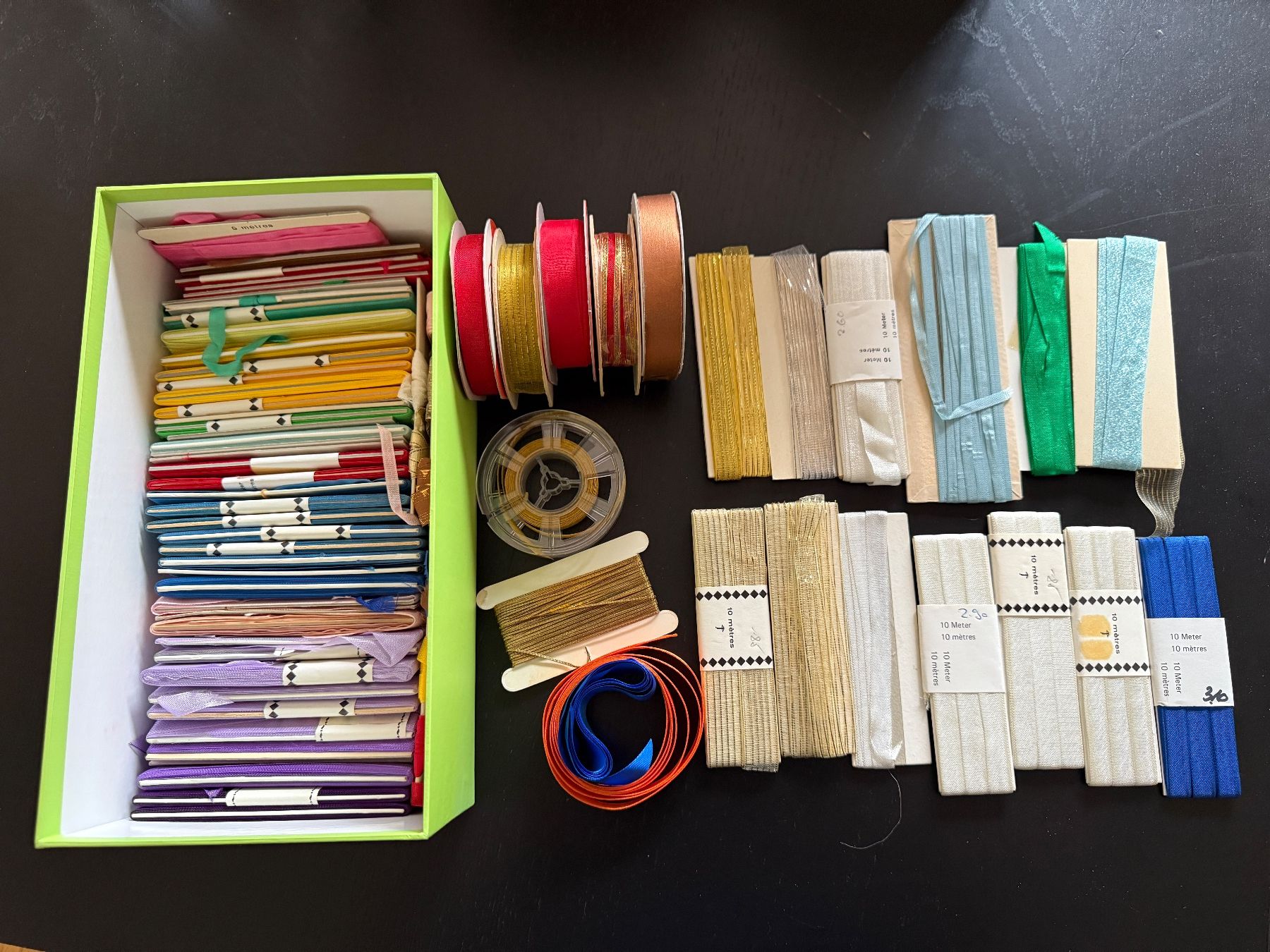 Nastri decorativi: Geschenkbänderset in diversen Farben – Usato da Erstfeld venduto da Uhu1980
