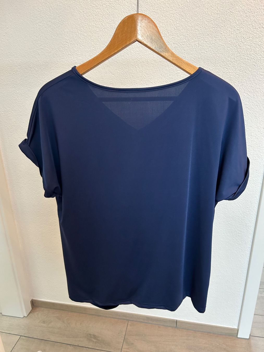 T-shirt: Damen Bluse/T Shirt neu – Usato da Kleindöttingen venduto da Demon4 1
