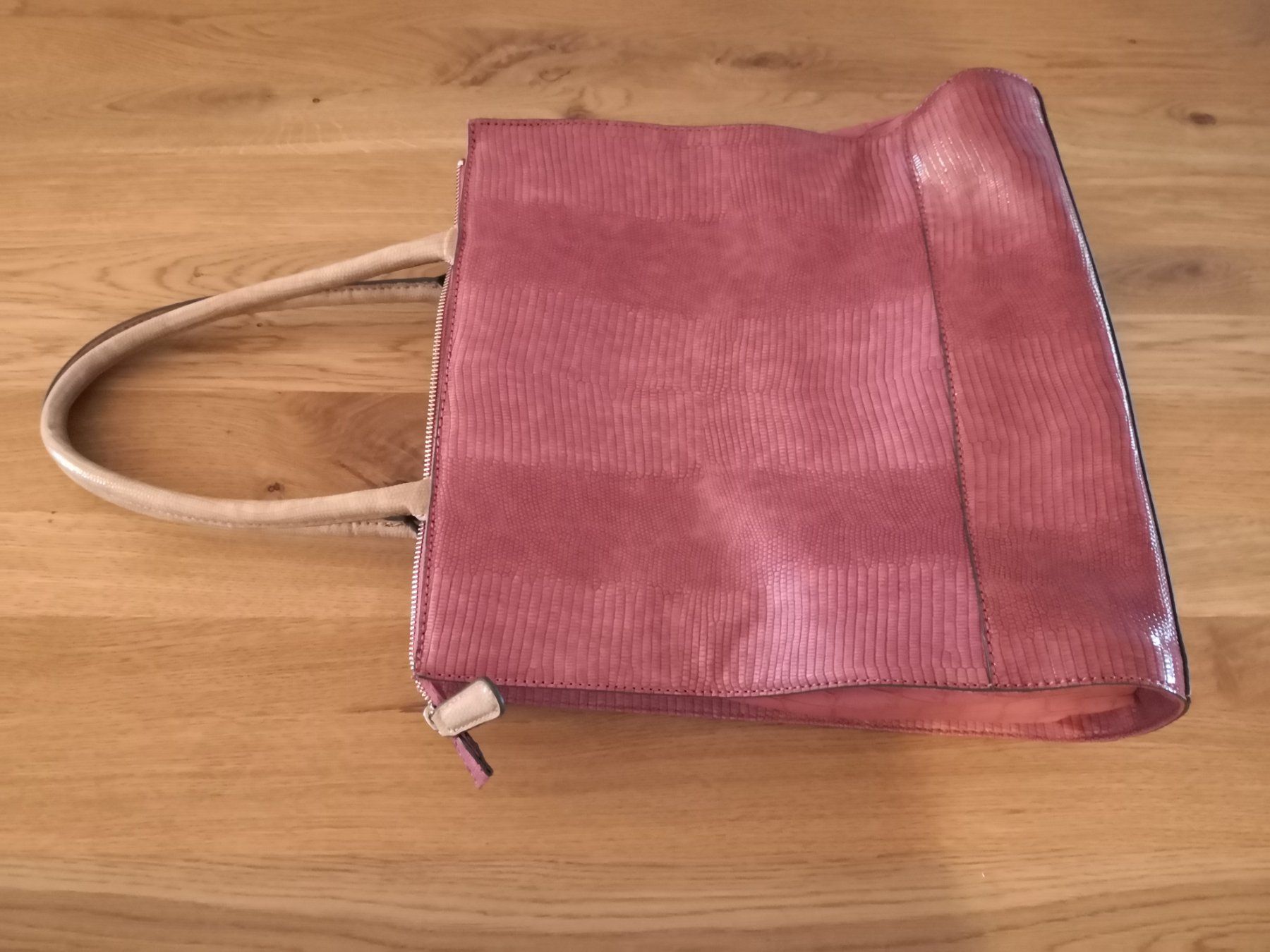 Guess Borse da donna: Schöne Handtasche von Guess, neuwertig – Nuovo (secondo la descrizione) da Zuzwil SG venduto da alsacia 3