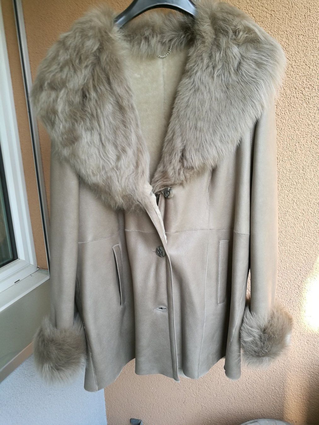 Madeleine Giacche: Lammfelljacke echt hellgrau-beige von Madeleine – Nuovo (secondo la descrizione) da Horn venduto da sonjamenzi 1