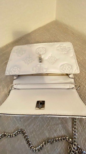 Guess Borse da donna: Guess – Nuovo (secondo la descrizione) da Rickenbach Sulz venduto da sonerela 3