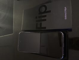 Samsung Galaxy Z Flip4 lila mit Zubehör guter Zustand