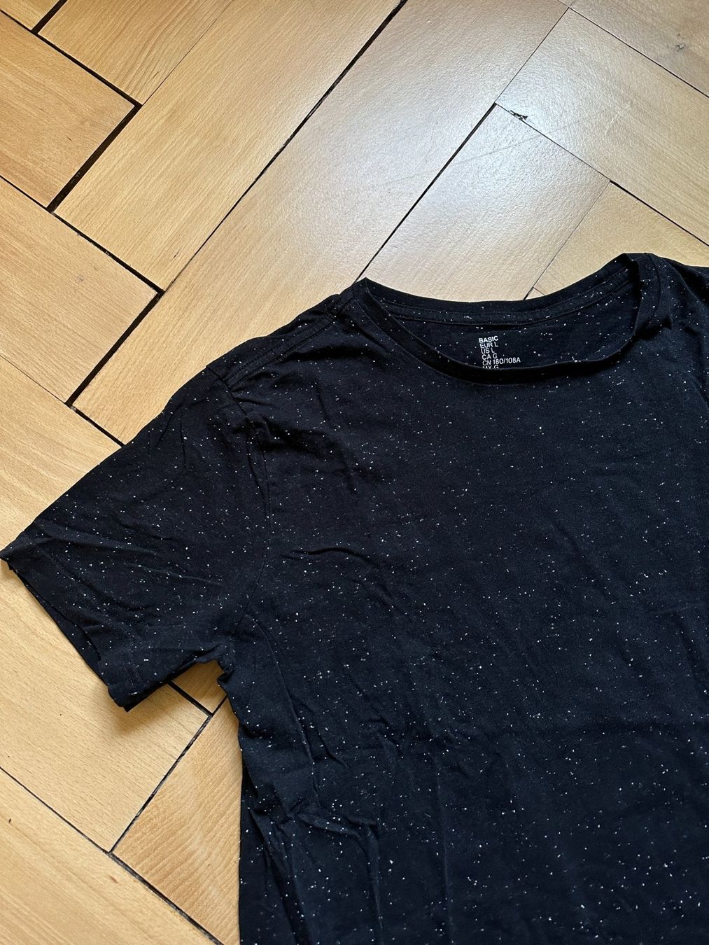 H&M T-shirt: T-Shirt schwarz mit Sprinklern L – Usato da Zürich venduto da Diazaio 1