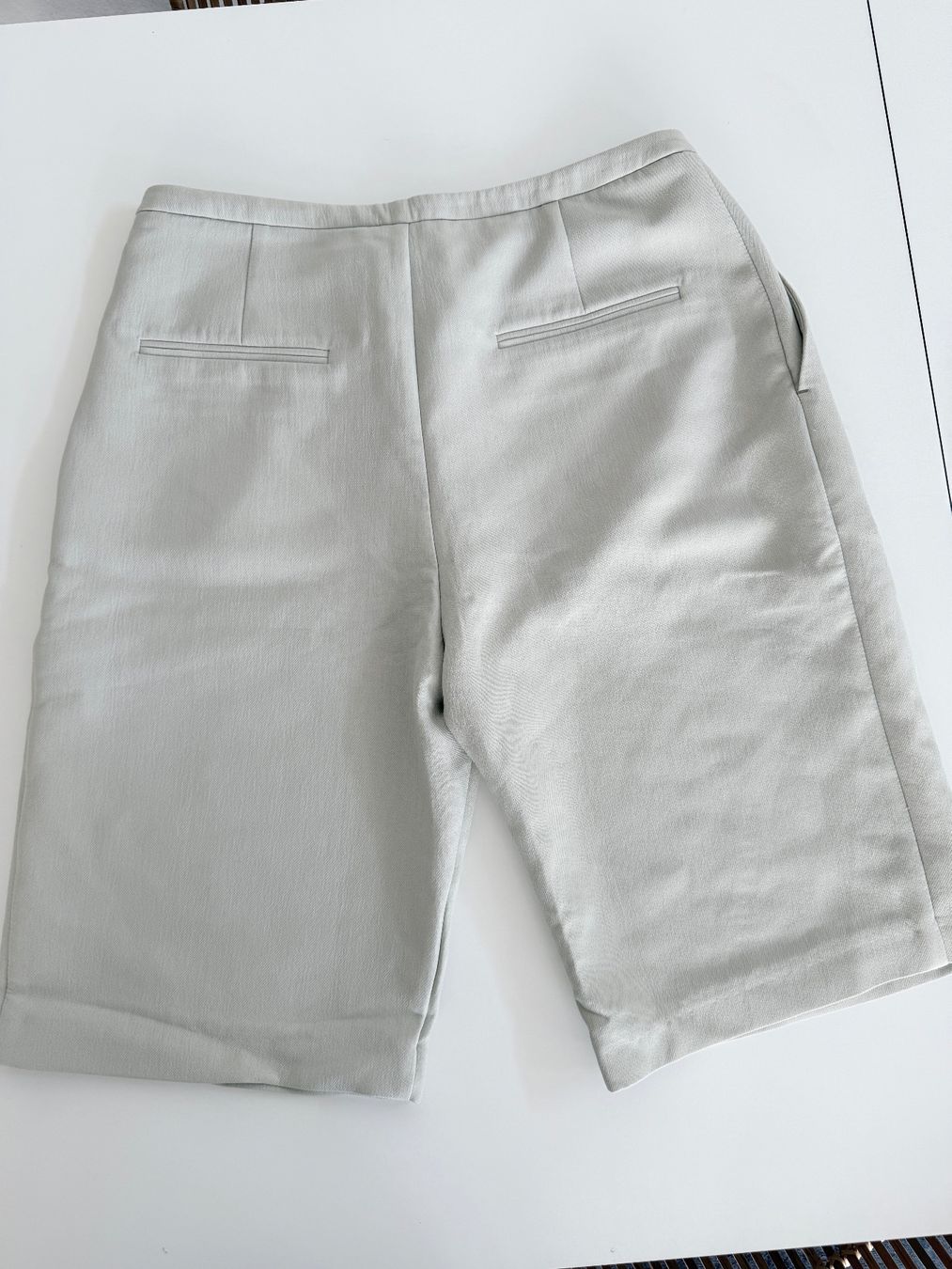 Totême Pantaloni: Toteme Shorts neu – Usato da Zürich venduto da bluebirdmon 3