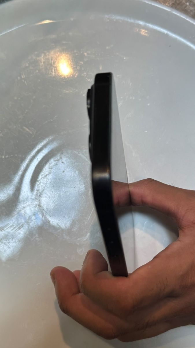 Apple Handys / Smartphones: Iphone 16 pro – Neu (gemäss Beschreibung) aus Strengelbach von SG7 4