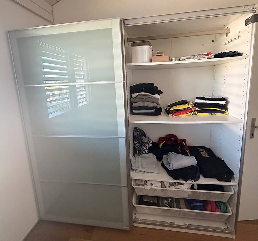 Ikea Armadi: Schrank mit Schiebetüren – Usato da Fraubrunnen venduto da san_nz9p 2