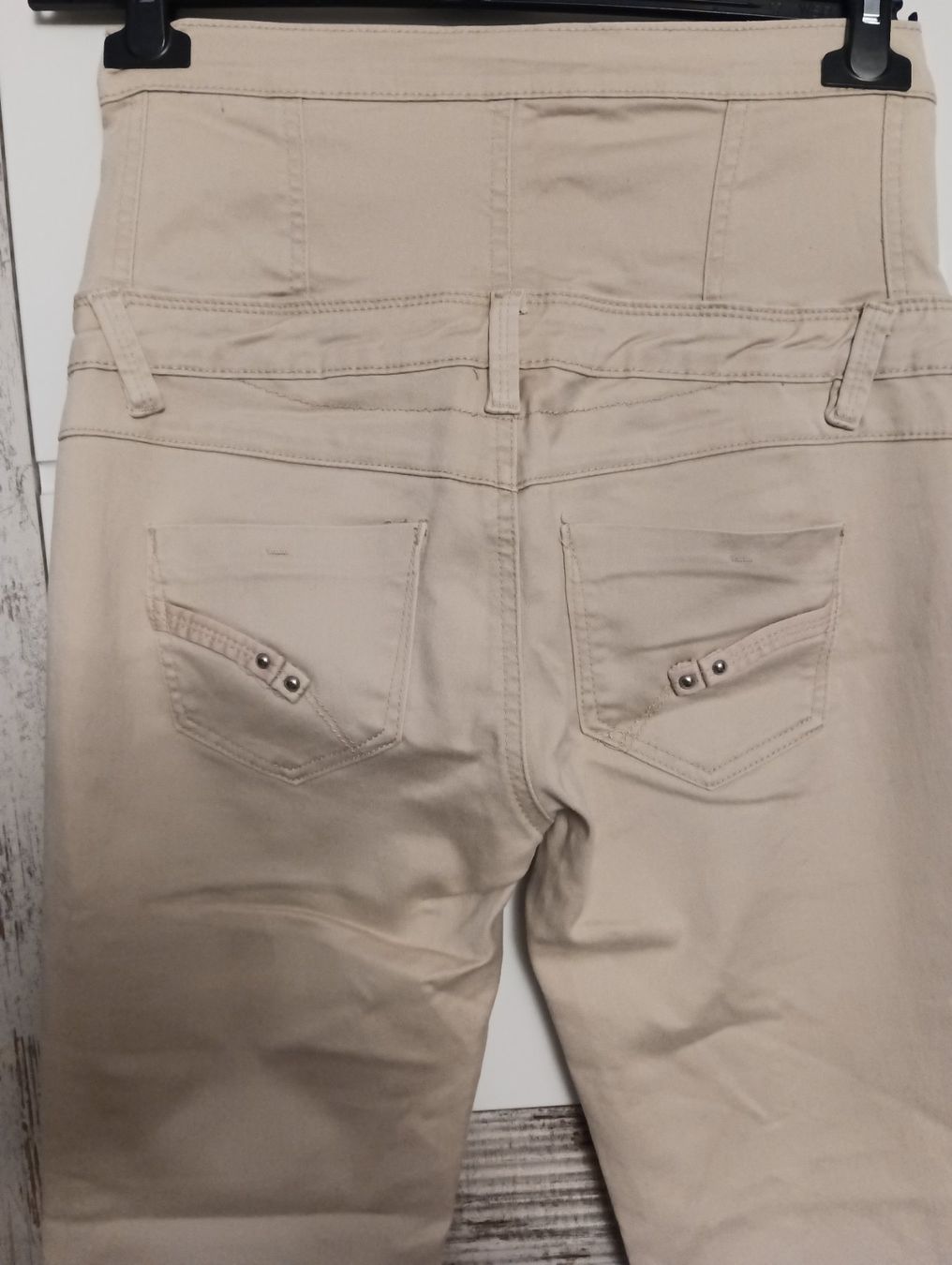 Pantaloni: Damenhose Gr. 40 – Usato da Oberweningen venduto da Bumblebee2 1
