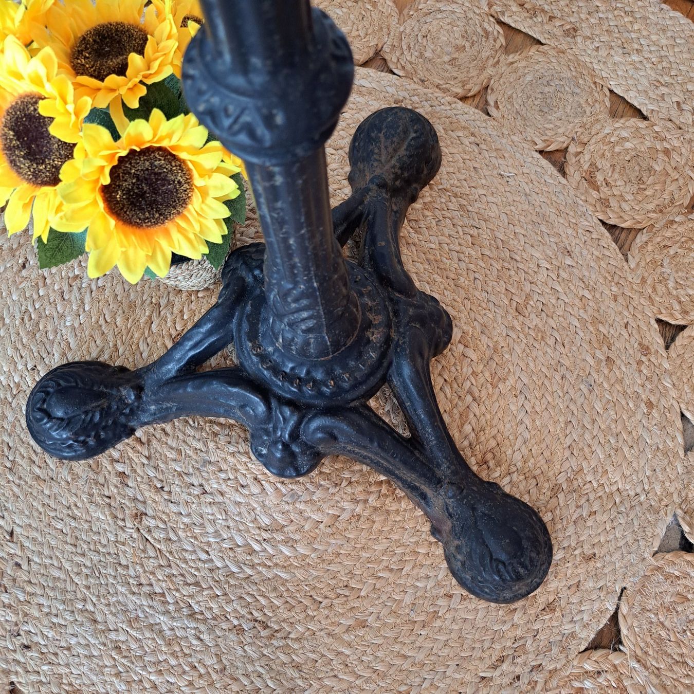Sonstiges antikes Mobiliar: 🌻Pied de table en fonte, table de bistrot / Tischbein – Gebraucht aus Petit-Lancy von ChezBerti 3