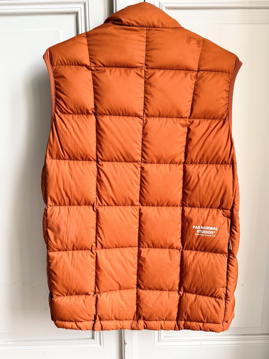 Pas Normal Studios Gilet & Giacche: Pas Normal Off Race Weste – Nuovo (secondo la descrizione) da Bern venduto da Mr.LR 1