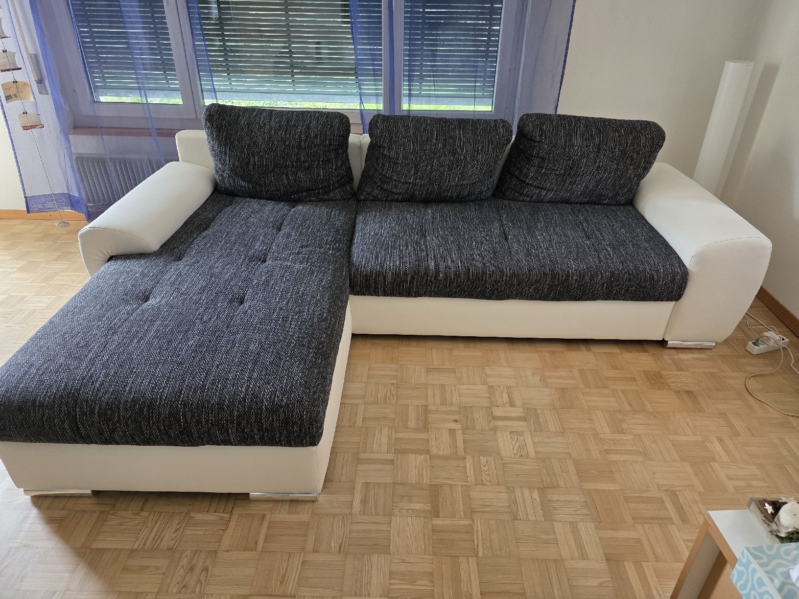 Divani: Ecksofa mit Bettfunktion, top Zustand, gemütlich und Robust – Usato da Thayngen venduto da Cello033