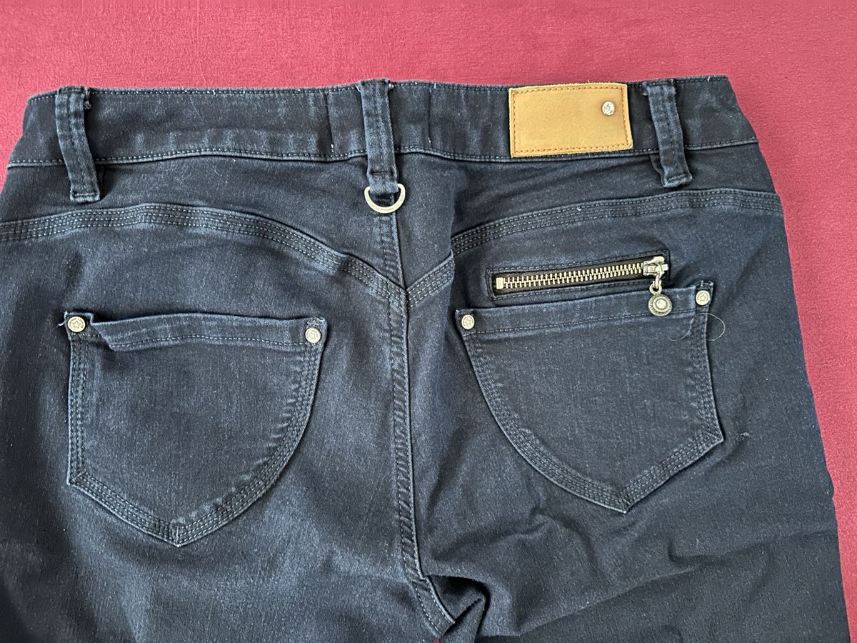 Freeman T. Porter Pantaloni: Jeansshort von Freeman T. Porter – Usato da Wohlenschwil venduto da Richard2011 5