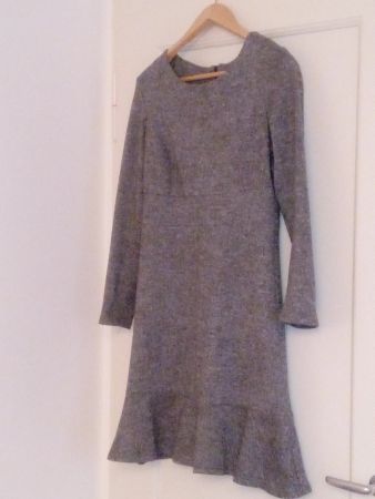 Elegantes,  graues Wollkleid