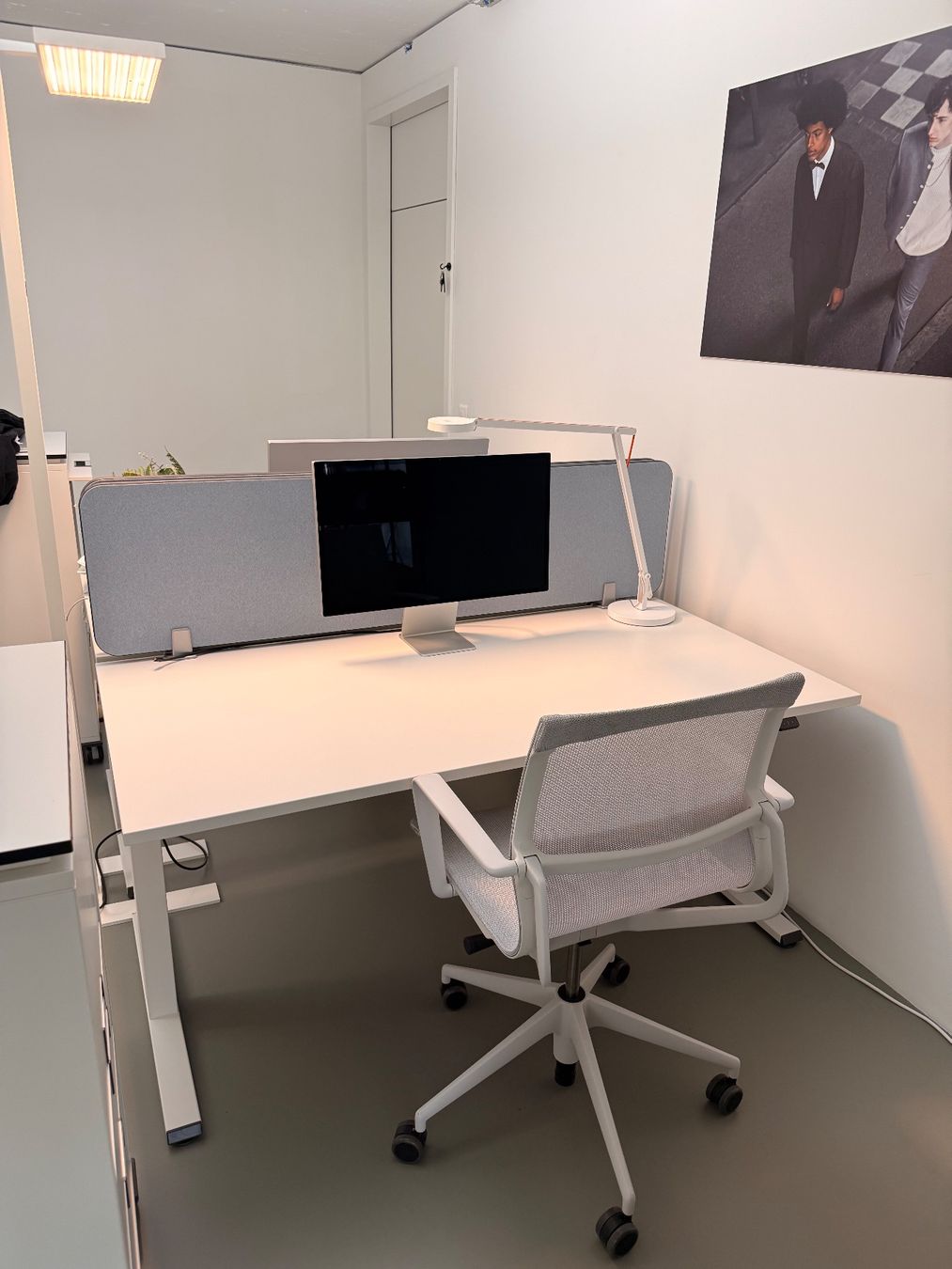 Schreibtische: Bürotisch – Gebraucht aus Dietlikon von svenm9320