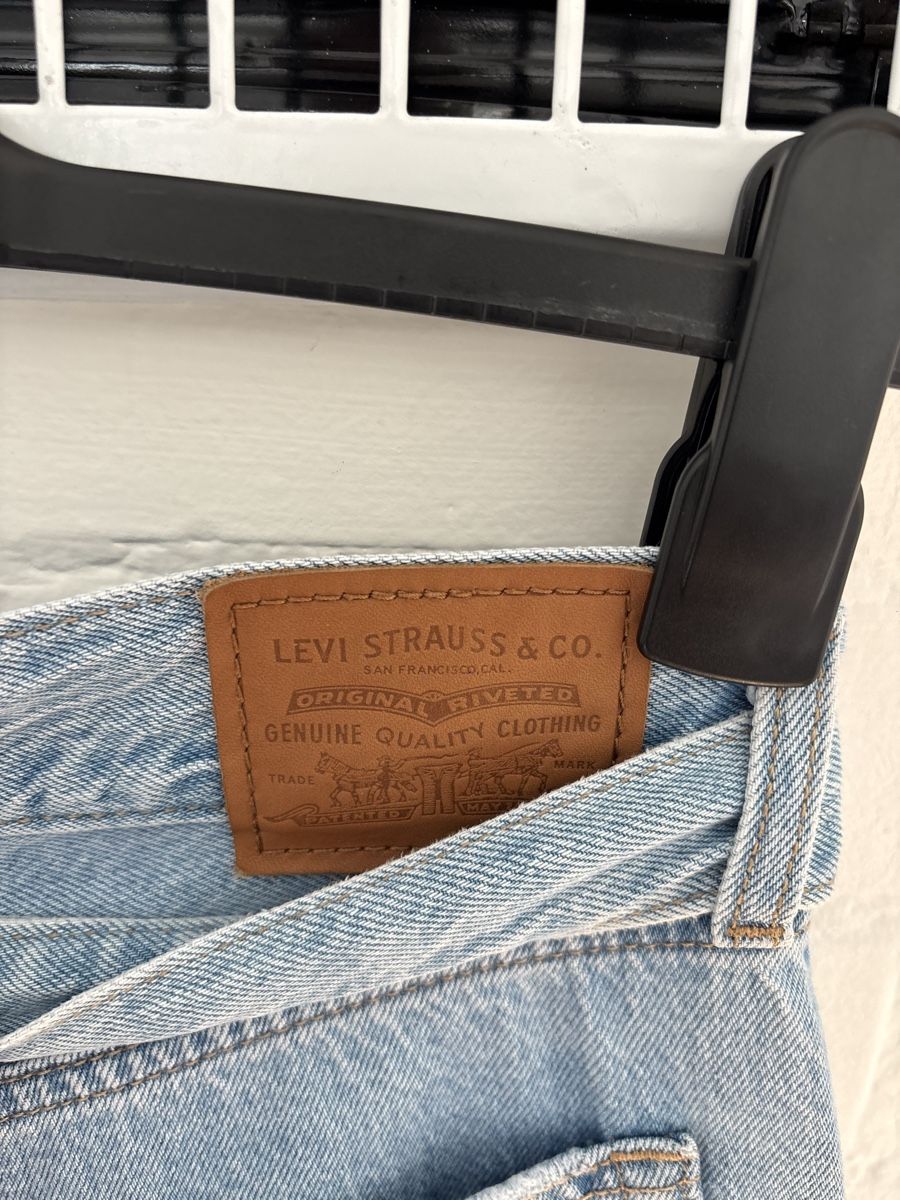 Levi's Jeans: Levis Damen Jeanshose mit Gürtel, hellblau – Nuovo (secondo la descrizione) da Zug venduto da alex___4 6
