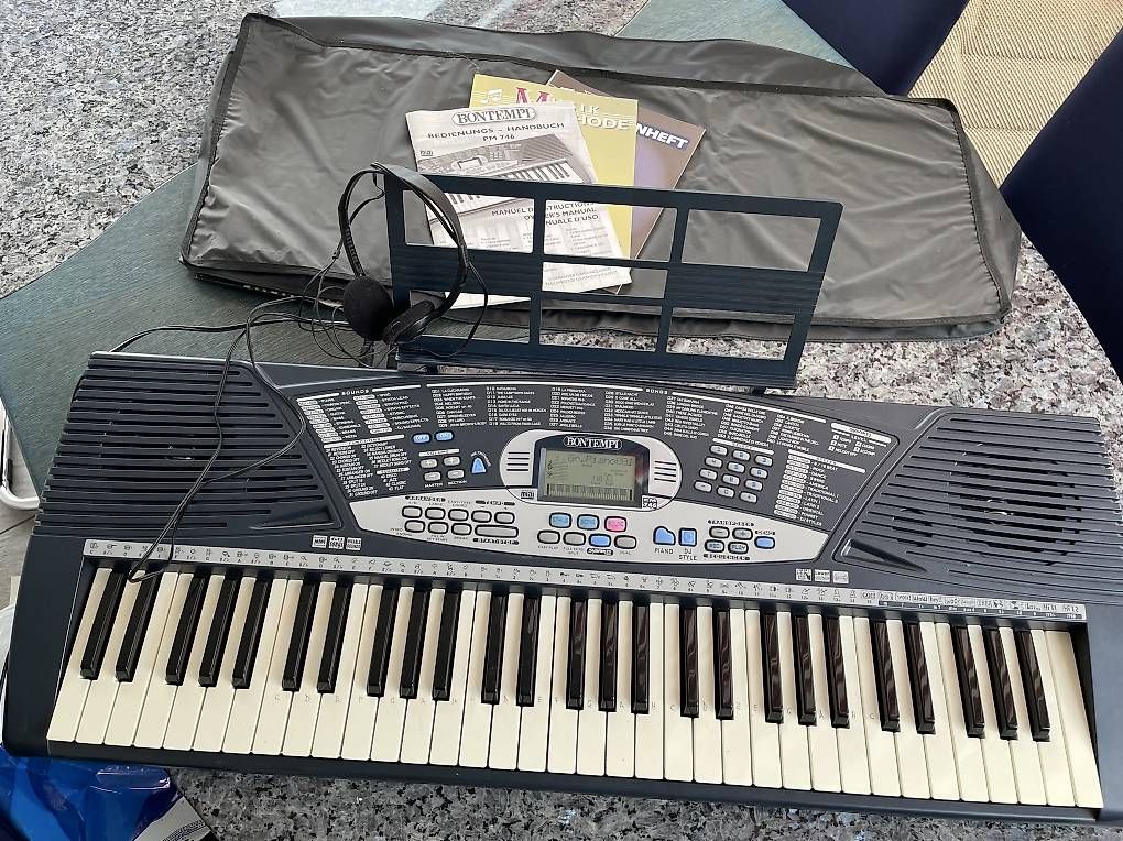 Bontempi Musikinstrumente: Piano Bontempi 746 – Gebraucht aus Bretzwil von Flyingpedro1704