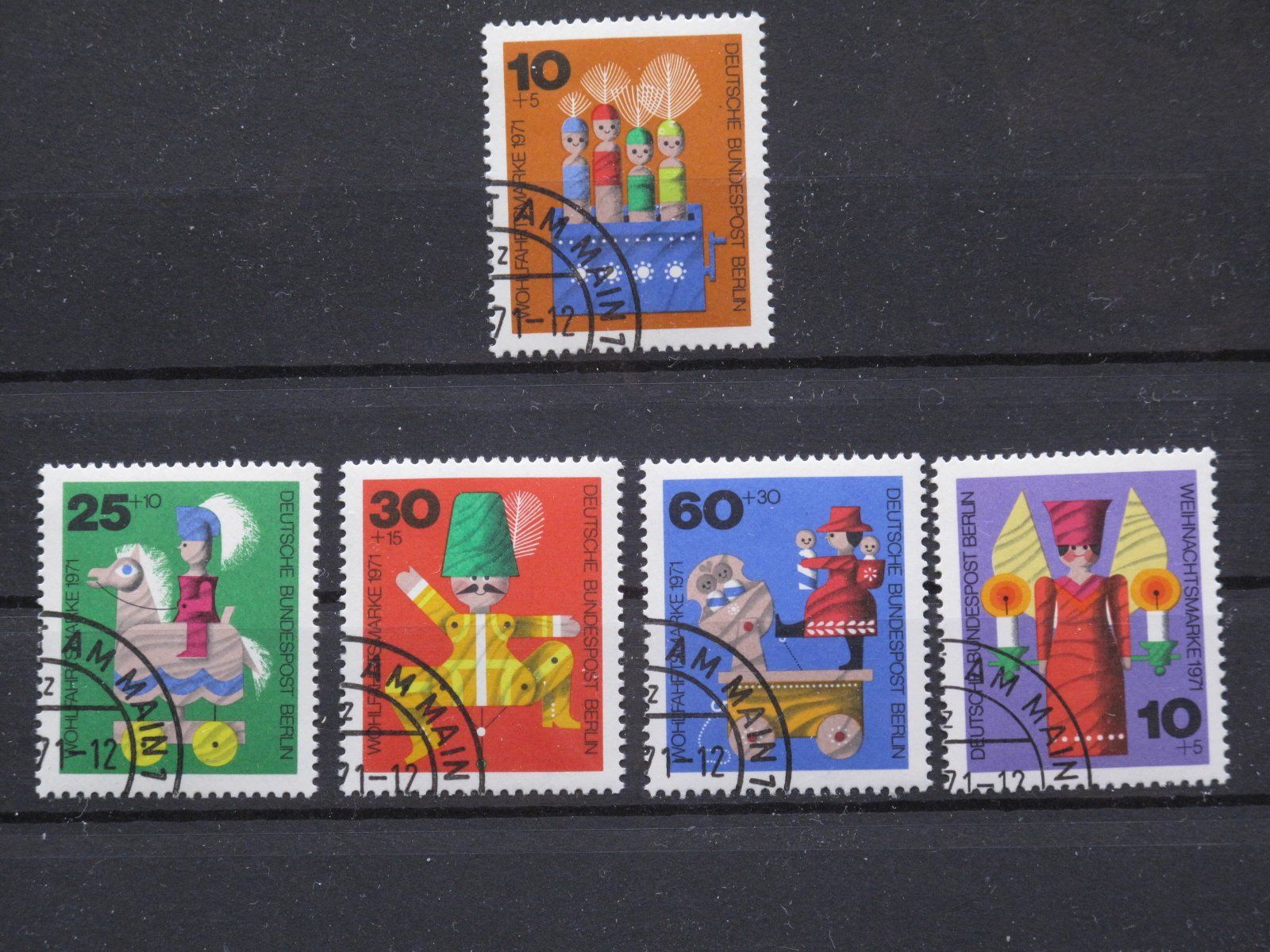 Tutti i francobolli: Berlin 1971 Holzspielzeug gest – Usato da Wil SG venduto da fva01