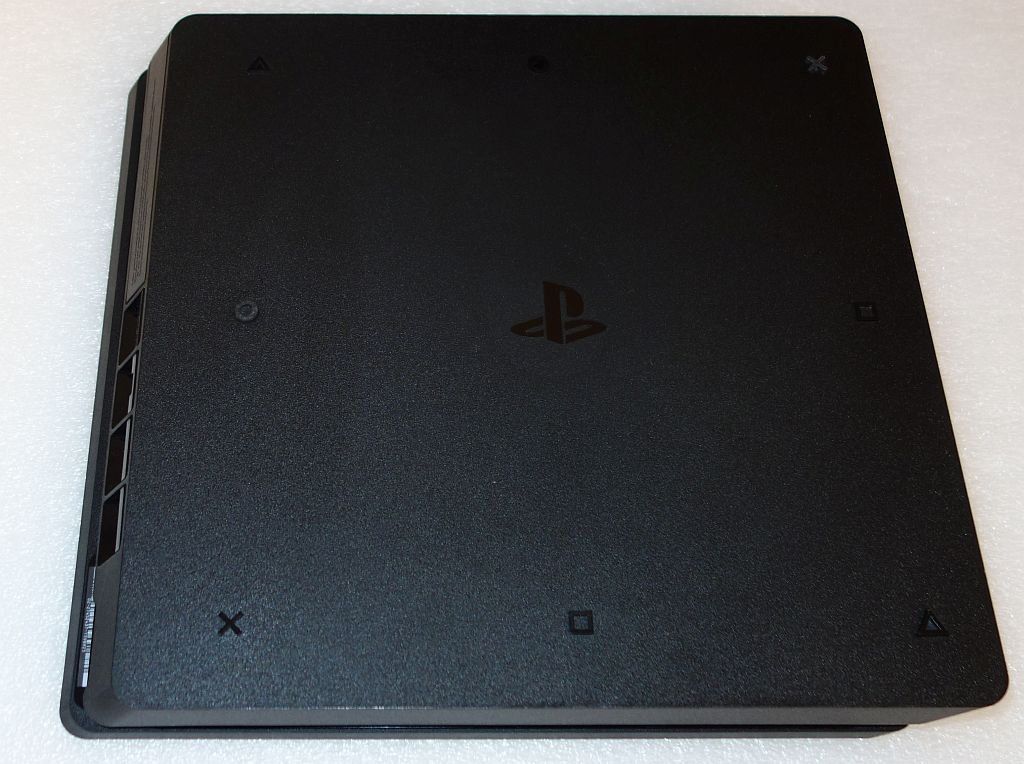 Sony Konsolen: SONY Playstation 4 Slim 500GB (PS4) + DUALSHOCK-Controller – Gebraucht aus Dietlikon von Web-Trader 4