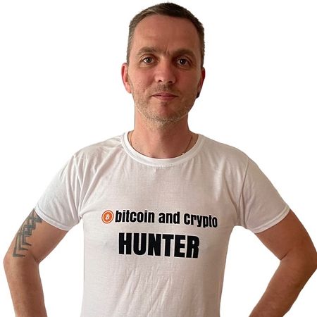 Fruit of the Loom T-Shirt mit Bitcoin und Crypto Aufdruck