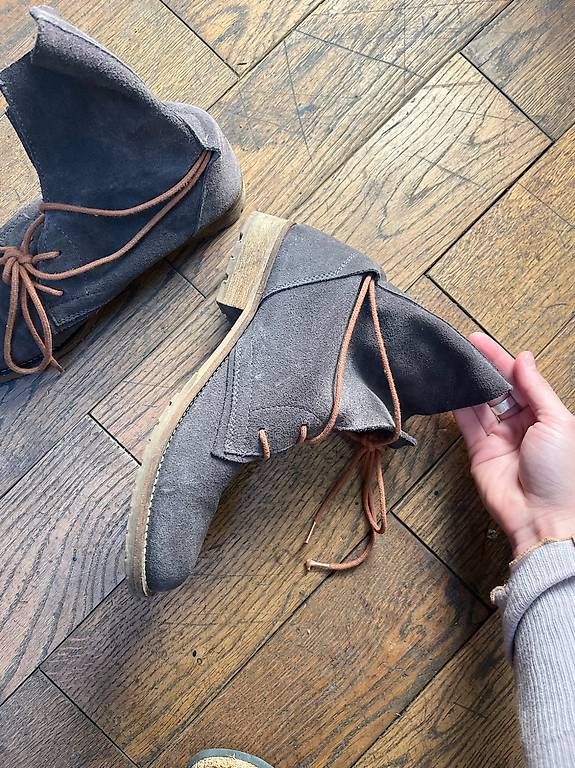 Damenschuhe: Oxmox Wildlederstiefel – Gebraucht aus Bad Ragaz von lea__d. 1