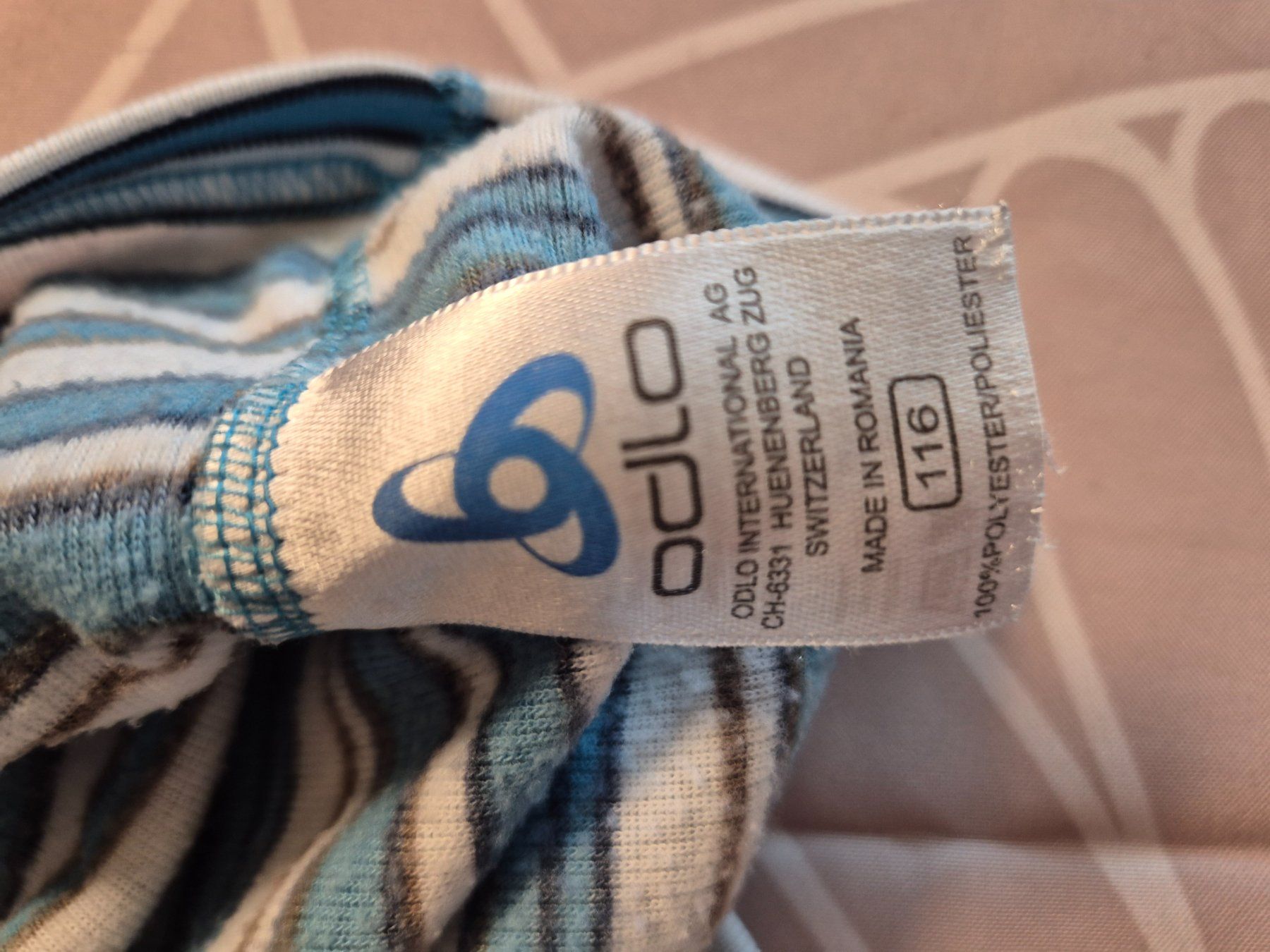 Odlo Sous-vêtements: Odlo Kinder  Thermo Oberteil  Gr. 116, Gestreift – D'occasion à Urdorf par Nataschli 2