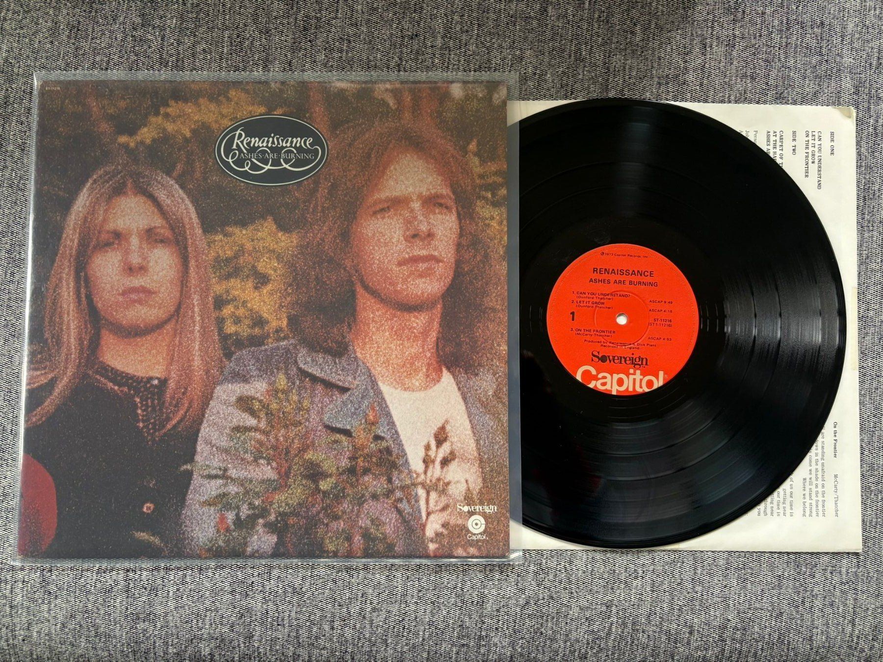 Dischi in vinile: Renaissance - Ashes Are Burning - US - 1973 - Capitol Record – Usato da Zofingen venduto da big_r2gx