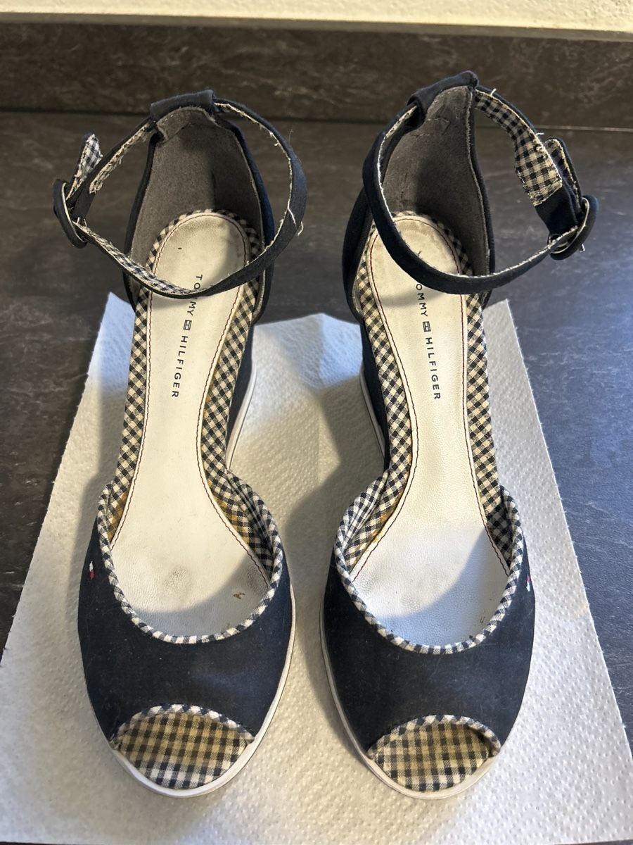 Tommy Hilfiger Damenschuhe: Tommy Hilfiger Schuhe – Neu (gemäss Beschreibung) aus Kleindöttingen von Ricardolino7