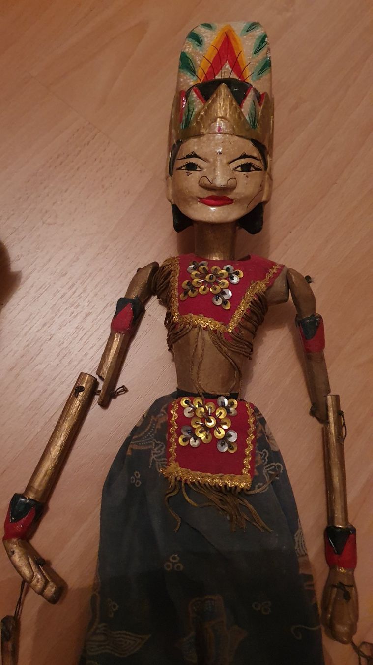 Bambole: 2 antik Holz Asien Hand-Marionette – Usato da Winterthur venduto da Ywan1 2